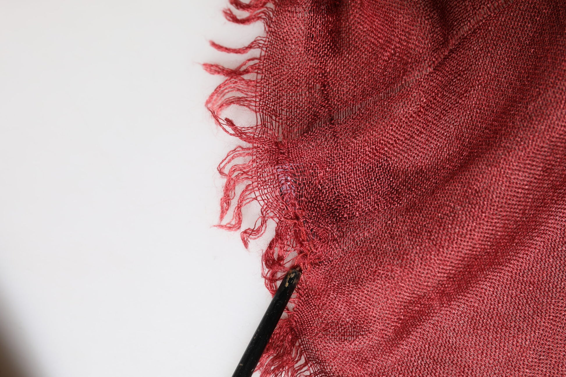 Dolce & Gabbana Red Cashmere Silk Fringe Wrap Foulard 200cm X 70cm Scarf