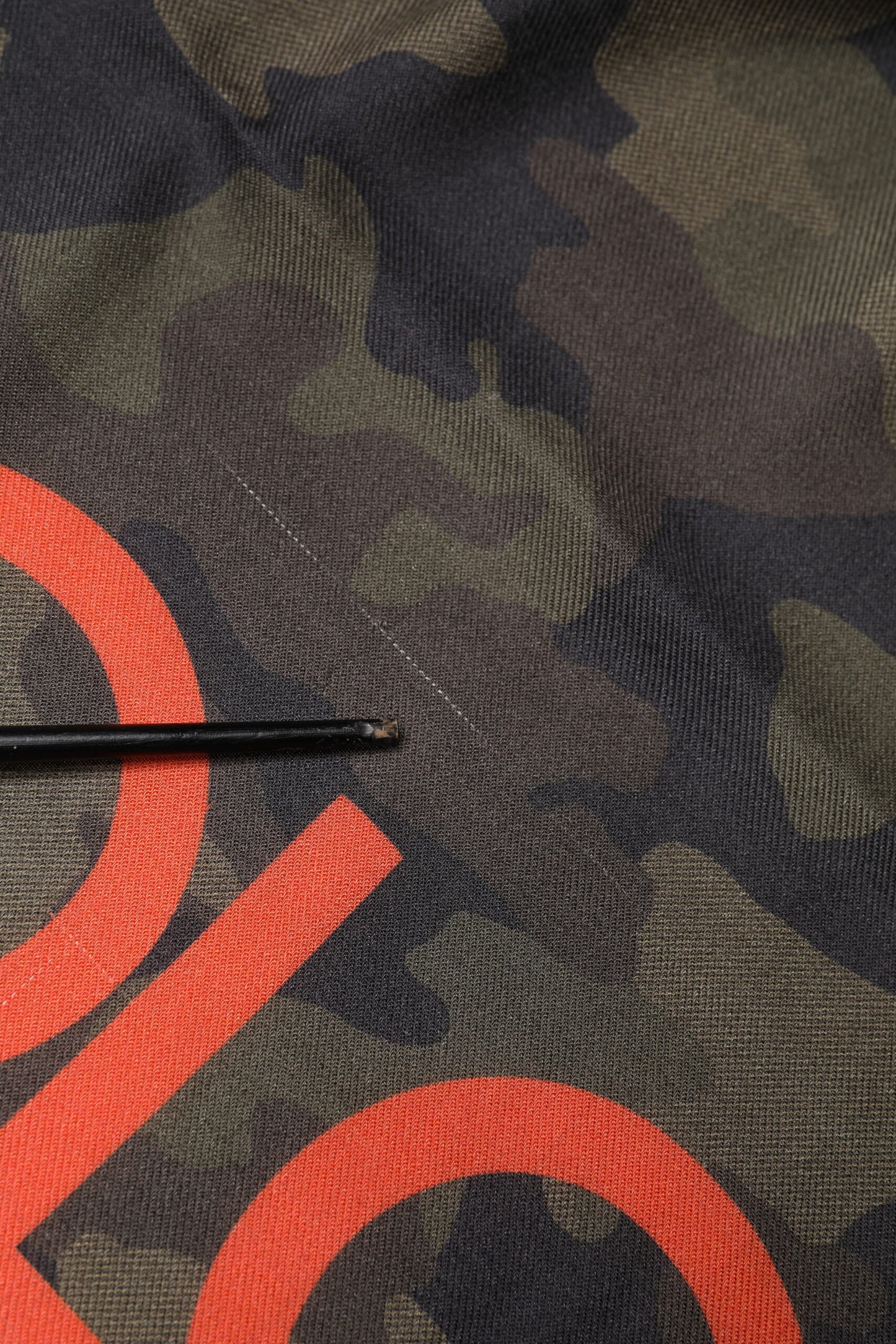 Dolce & Gabbana Green Camouflage Logo Cashmere 138cm x 137cm Men Scarf