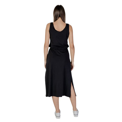 B.Young Black Cotton Long