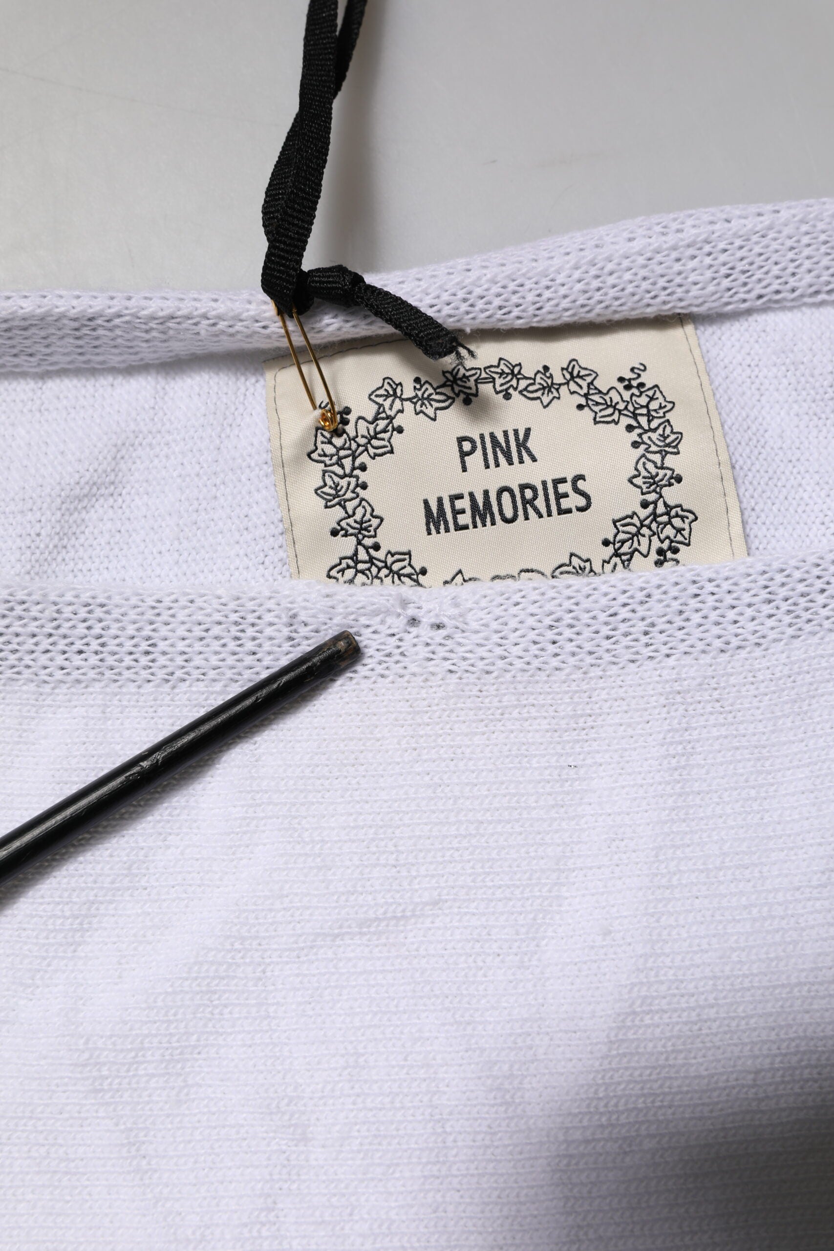 PINK MEMORIES White Cotton Short Sleeves Round Neck Blouse Top