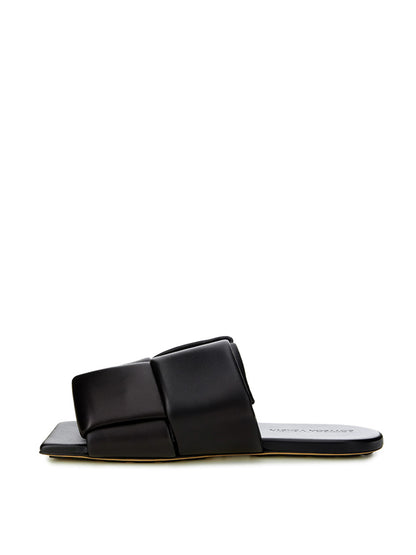 Bottega Veneta Elegant Black Leather Sandals